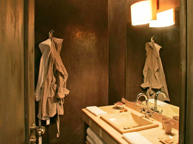 Saint Ex Bathroom