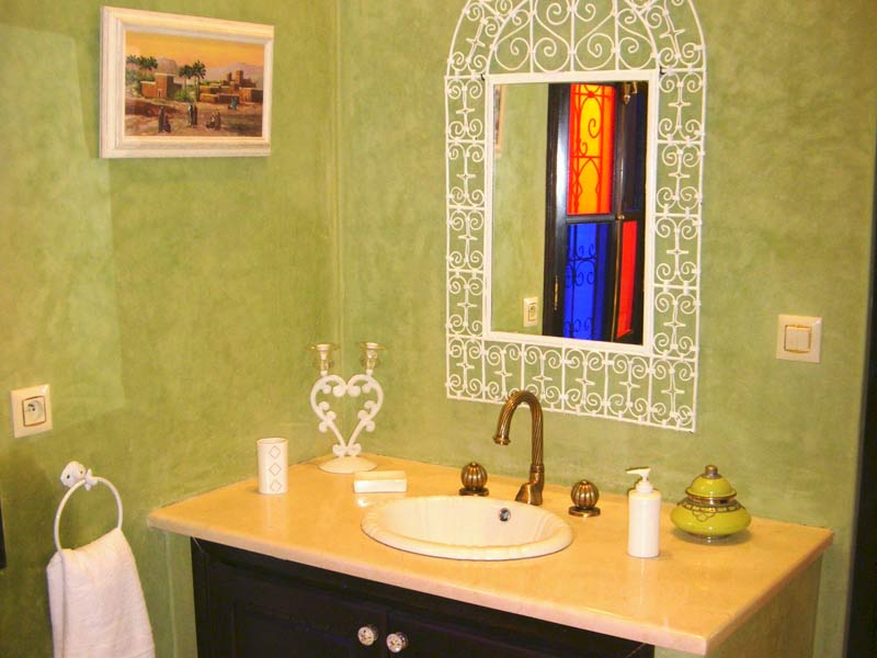 Lagoon Night Bathroom