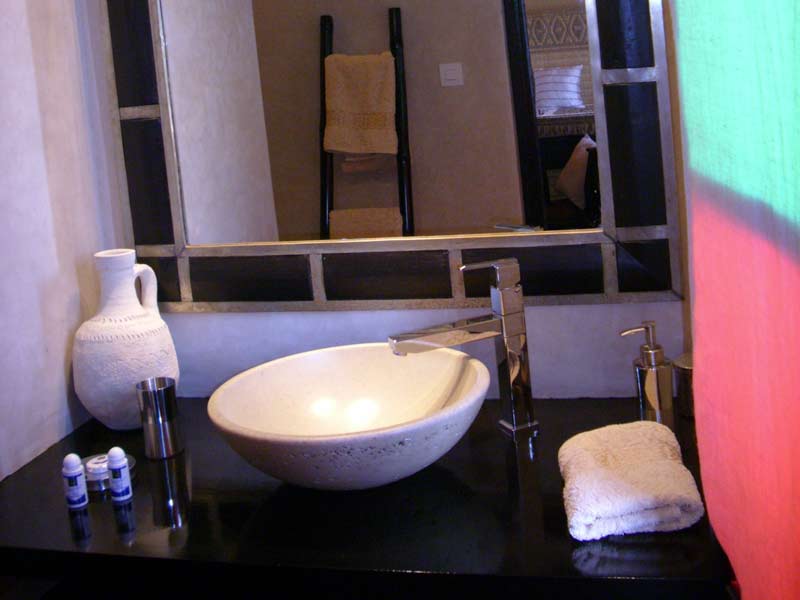 Savannah Night Terrace Bathroom