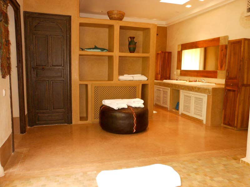 Royale Bathroom