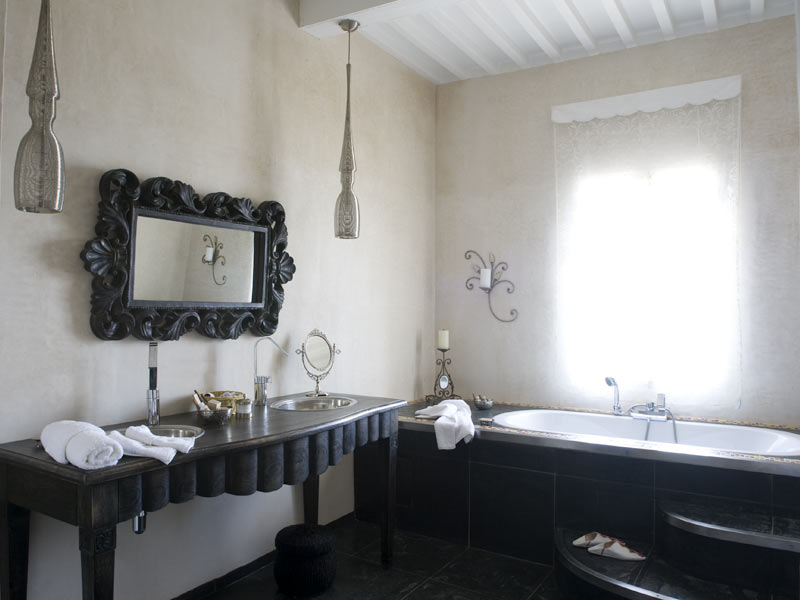 Ôpium Bathroom