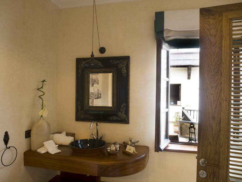 Ôr Bathroom